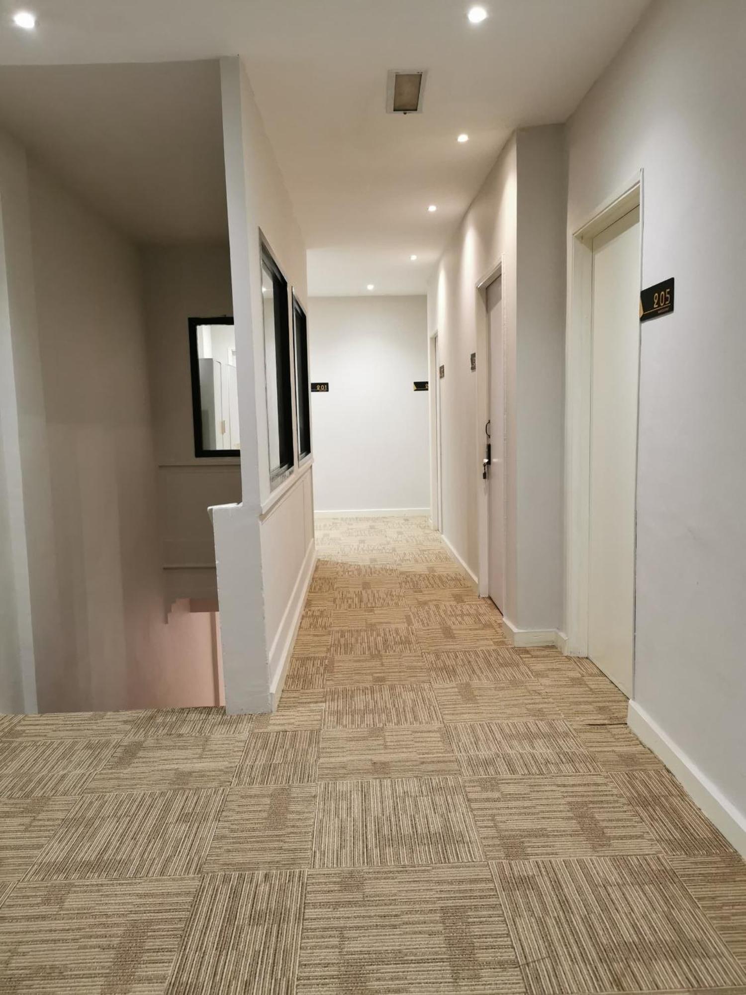 Autumn Guesthouse'S Near Jalan Alor Bukit Bintang กัวลาลัมเปอร์ ภายนอก รูปภาพ