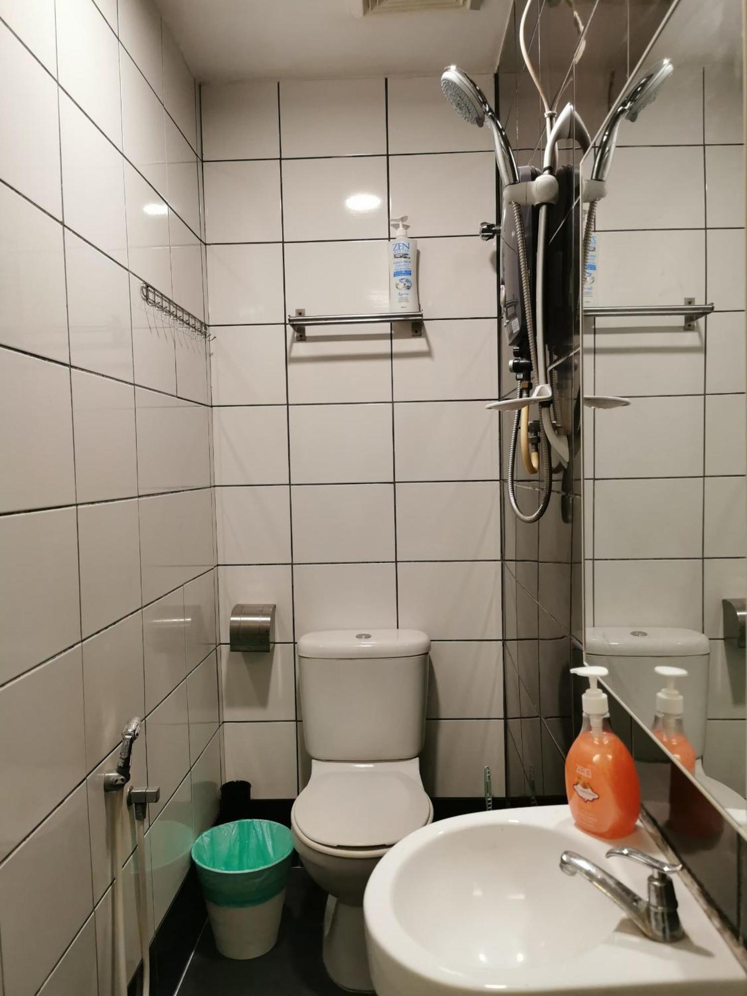 Autumn Guesthouse'S Near Jalan Alor Bukit Bintang กัวลาลัมเปอร์ ภายนอก รูปภาพ